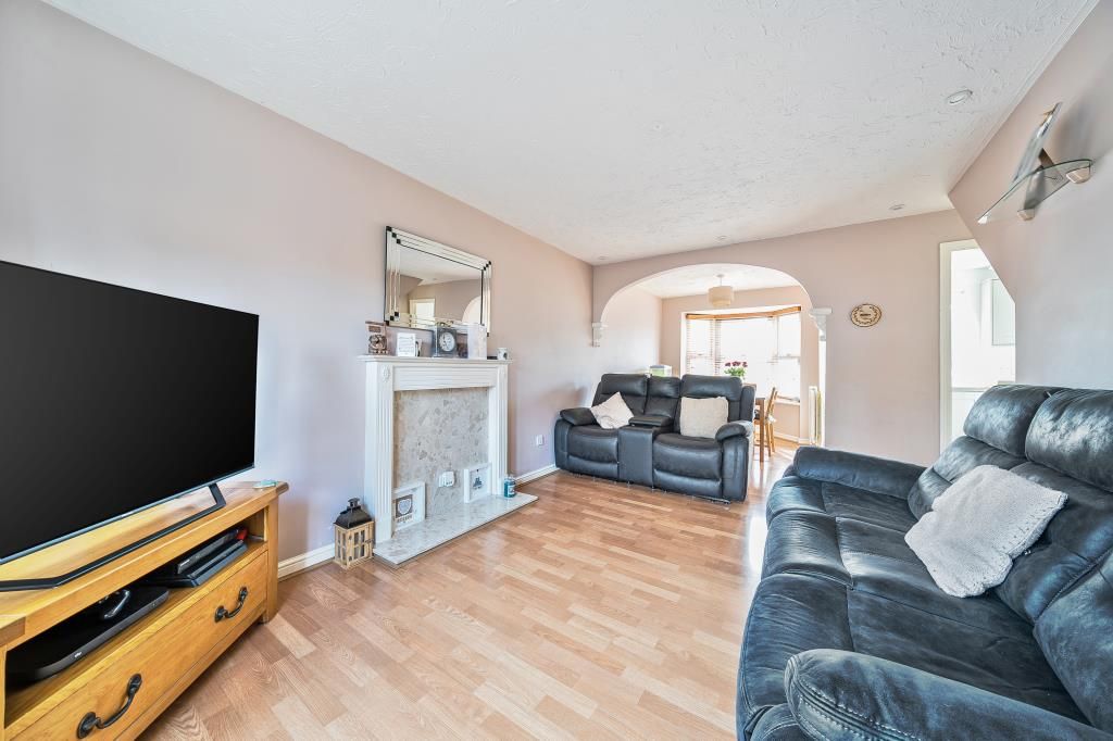 Property photo 2 of 19 Living Room