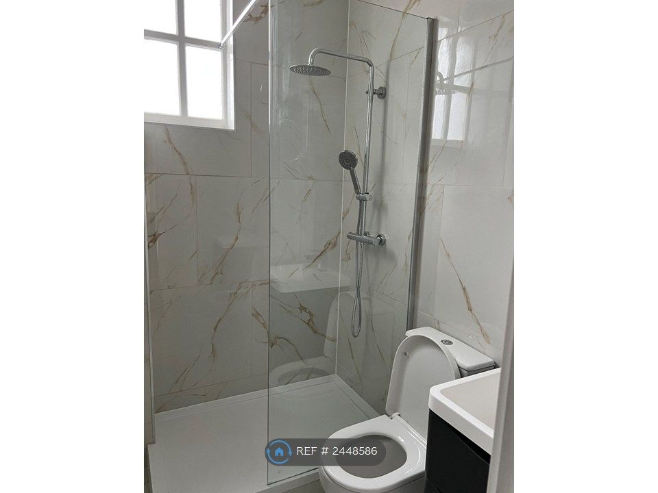 Property photo 3 of 4 Bathroom