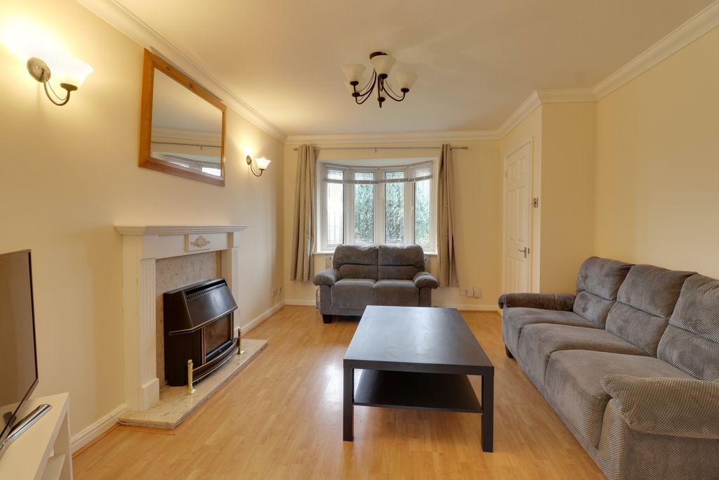 Property photo 2 of 21 Lounge