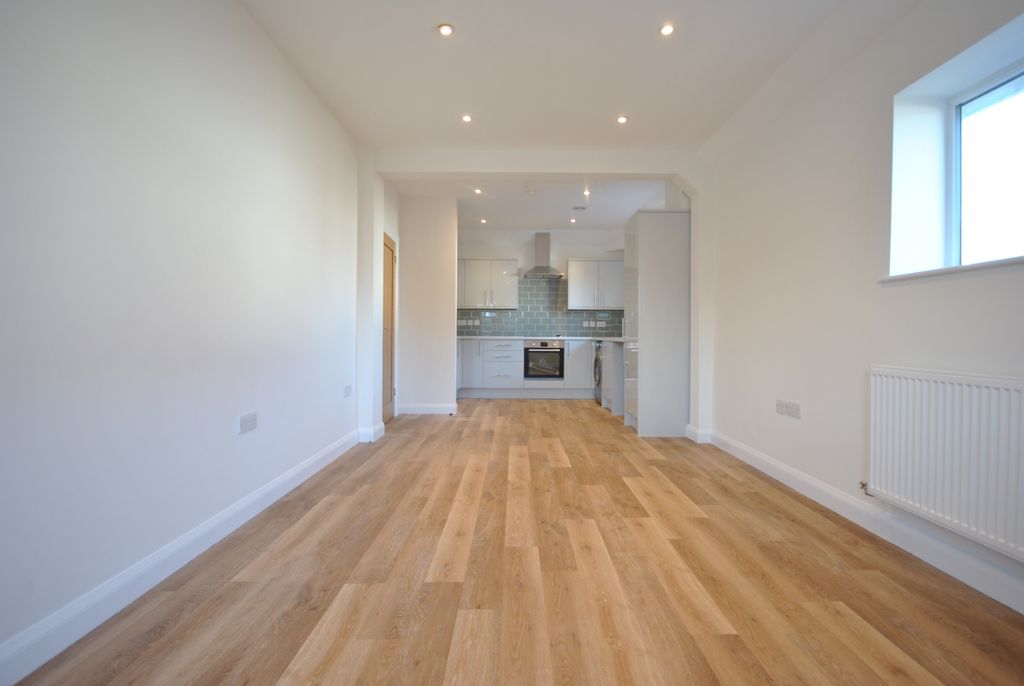 Property photo 3 of 6 Reception