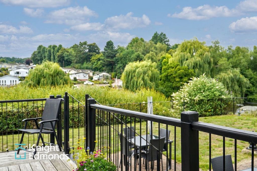 Property photo 2 of 23