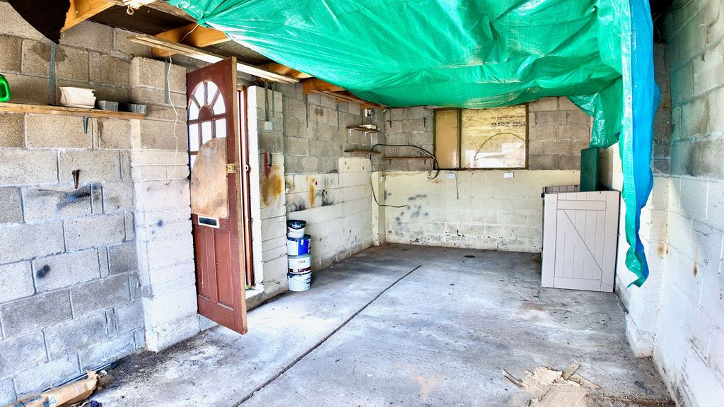 Property photo 2 of 4