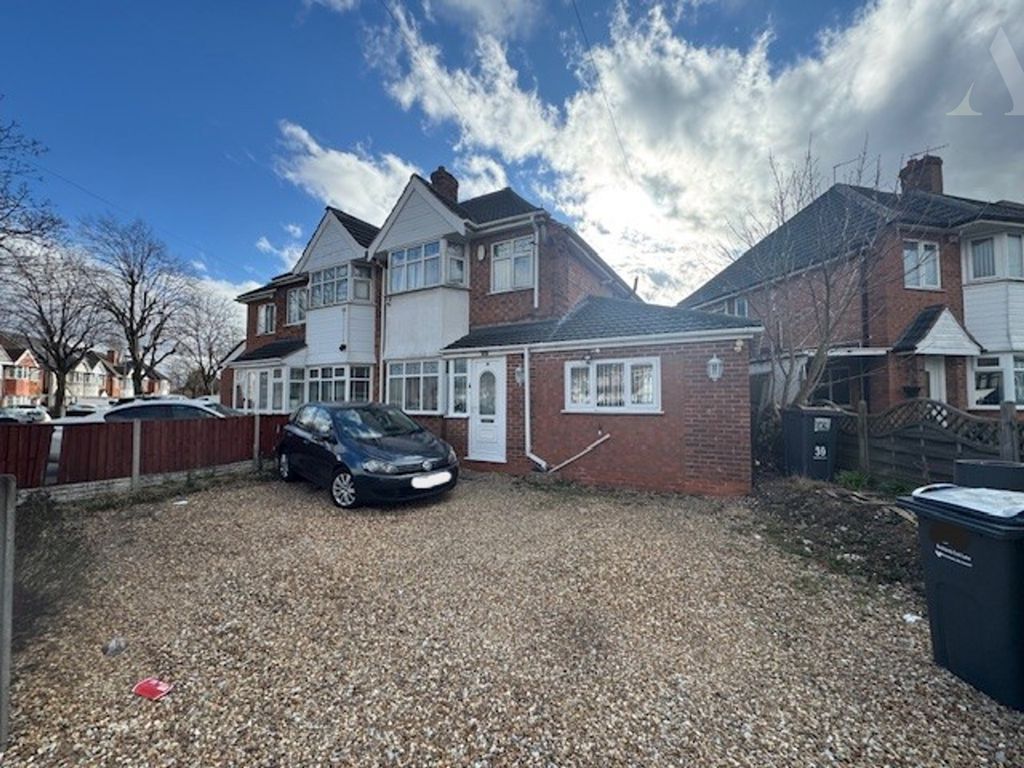 Property photo 1 of 14 39 Bucklands End Frontage.Jpeg