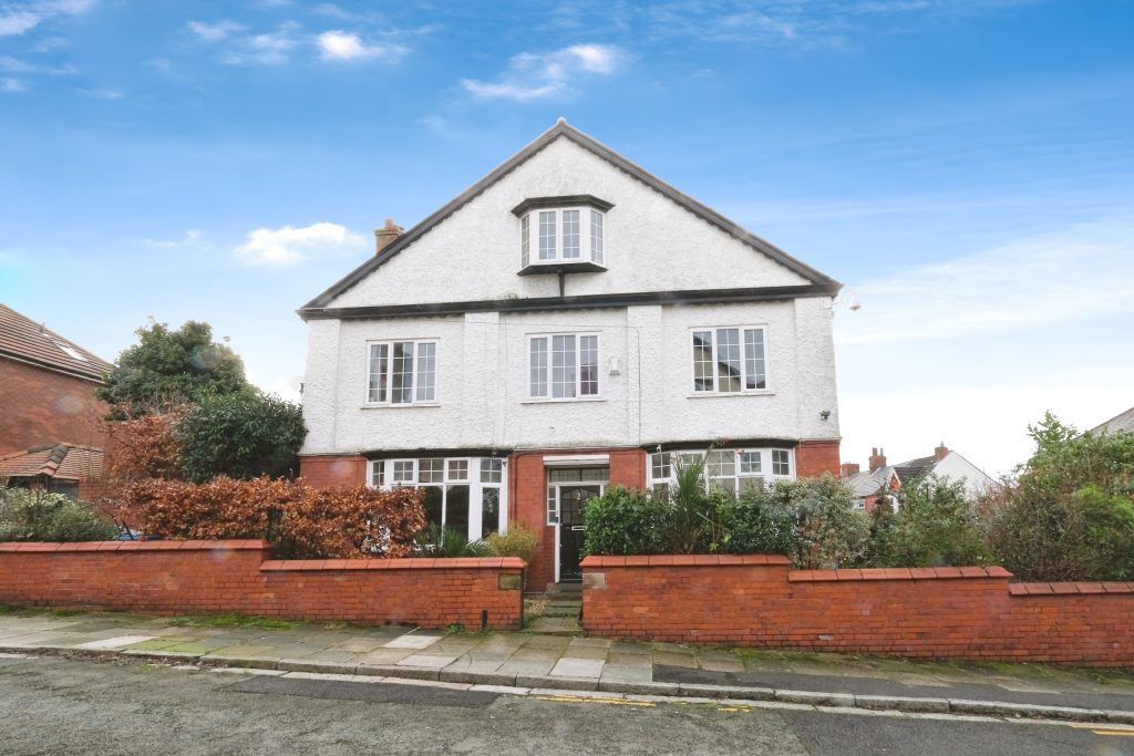 Property photo 1 of 35