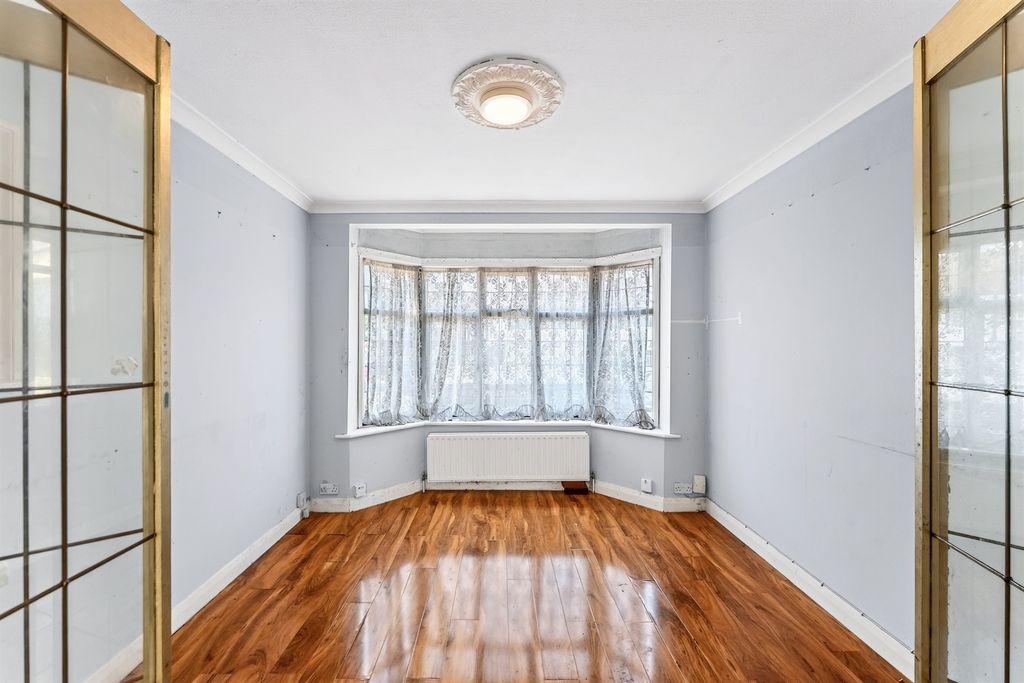 Property photo 2 of 20