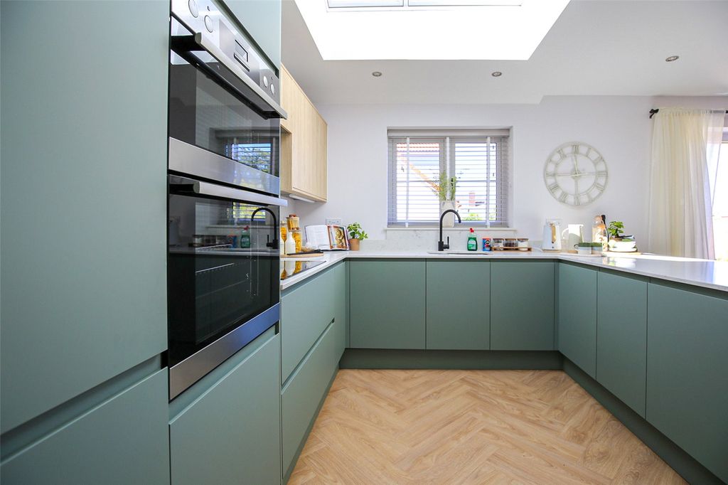 Property photo 2 of 10 Picture No. 05