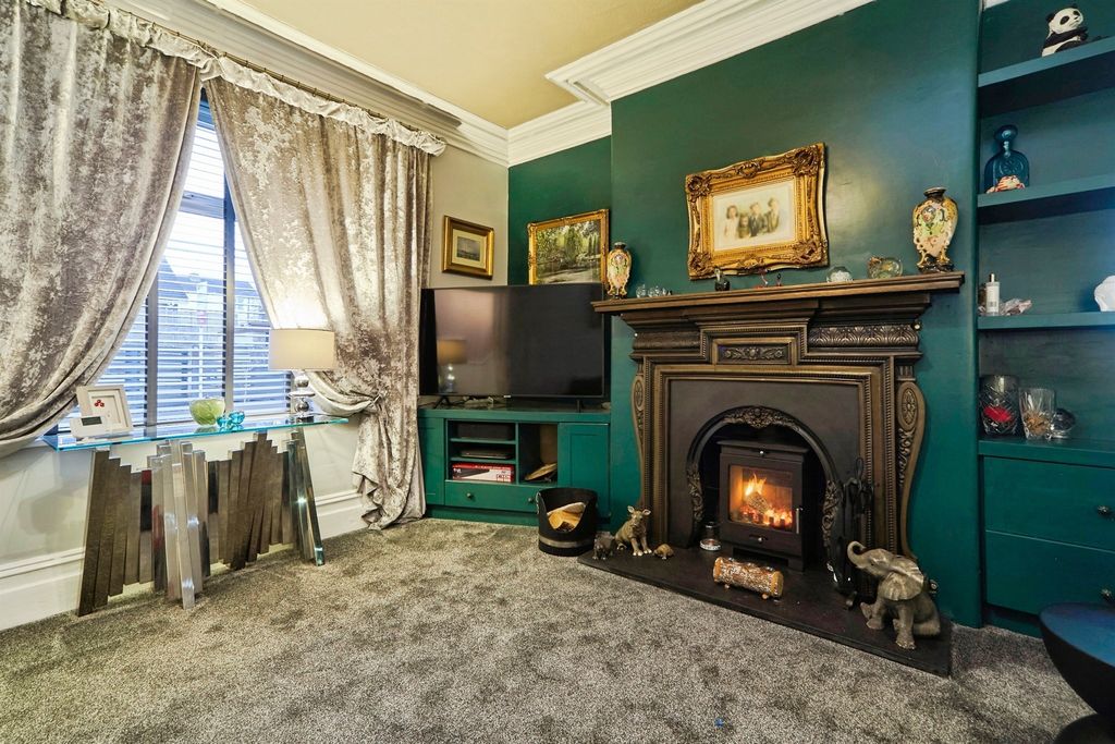 Property photo 2 of 22