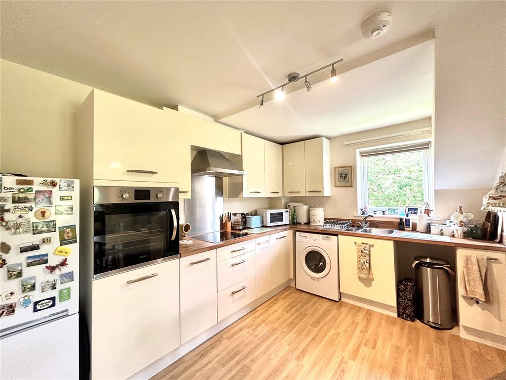 Property photo 2 of 14 Kitchen