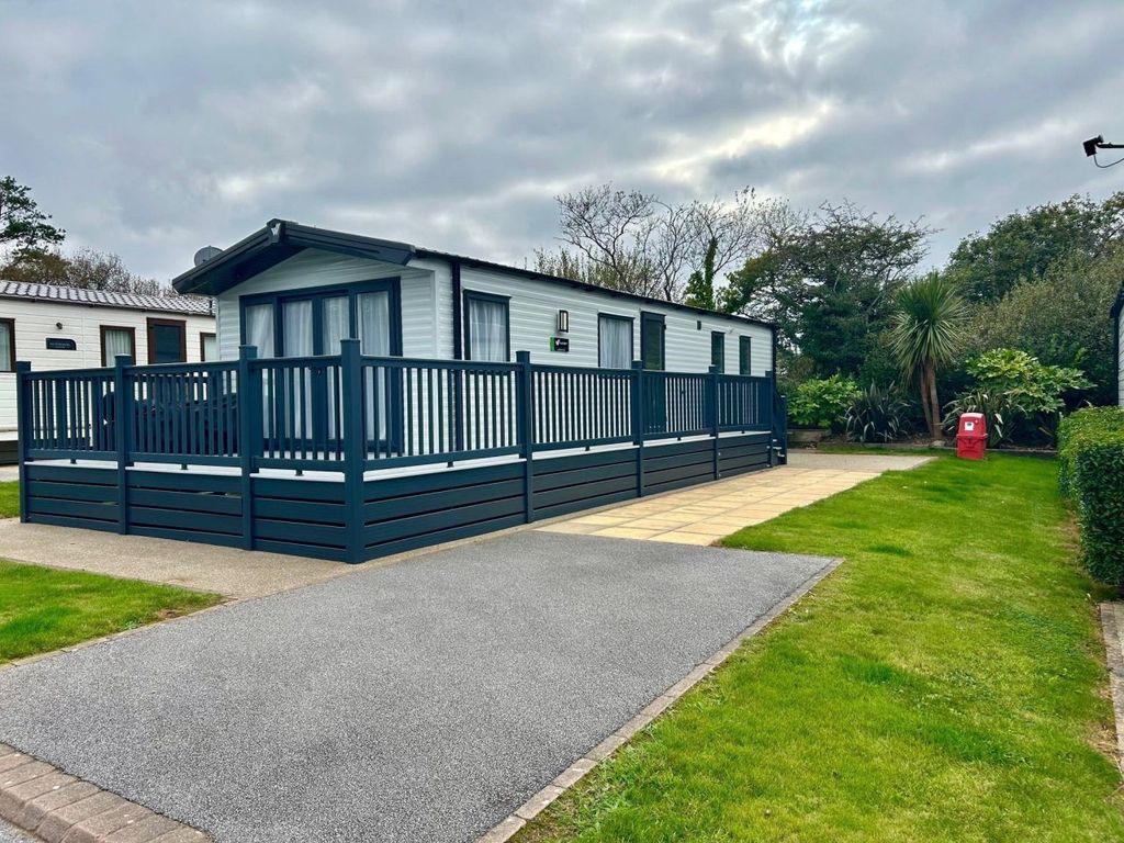 Property photo 1 of 7 - Willerby Lamberhurst For Sale