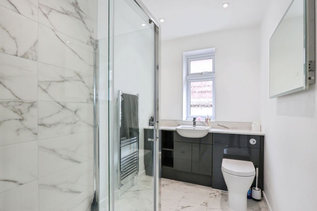 Property photo 2 of 19 Shower Room