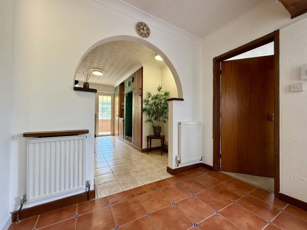 Property photo 3 of 46