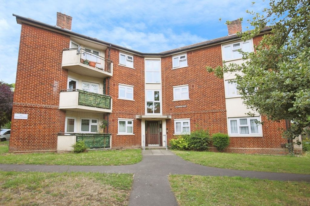 Property photo 1 of 18