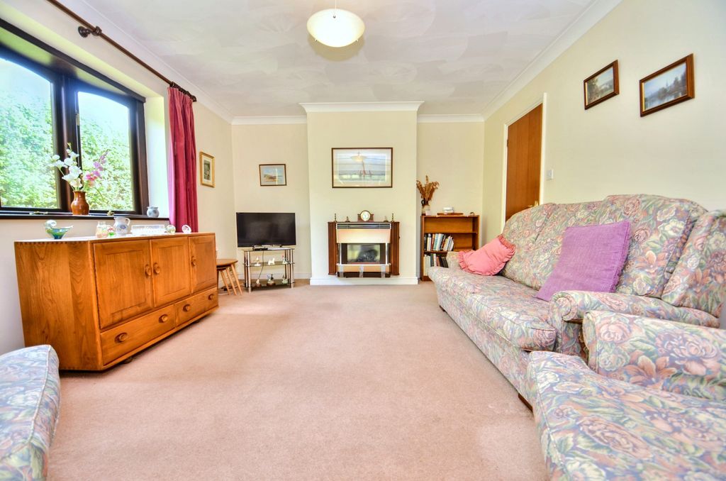 Property photo 2 of 14