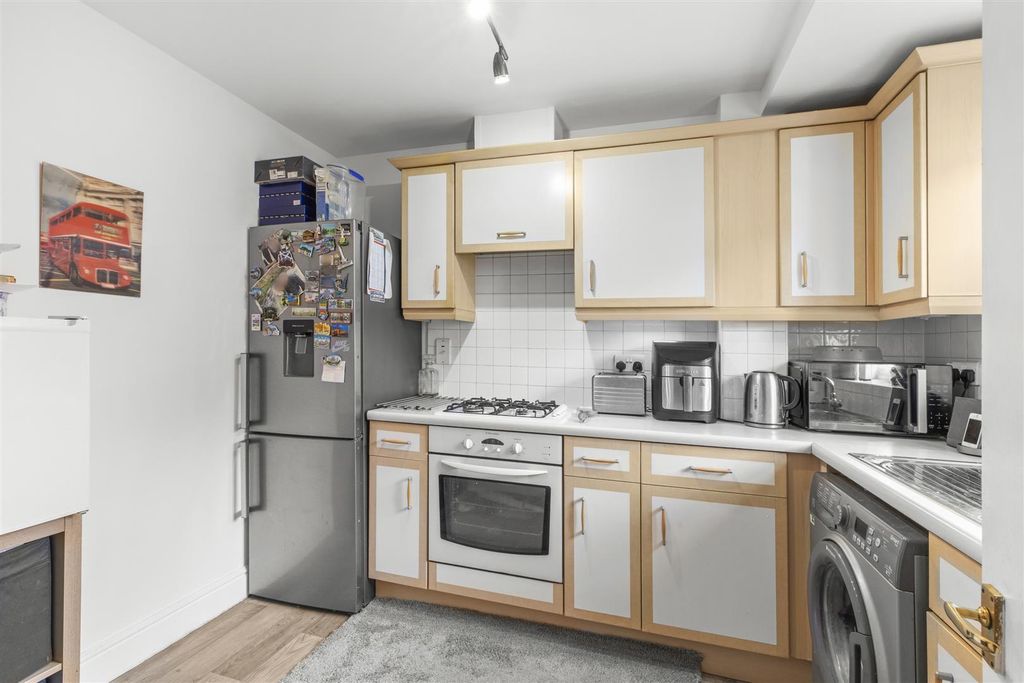 Additional image 6 of 1 bed flat for saleTavistock Mews, High Wycombe HP12