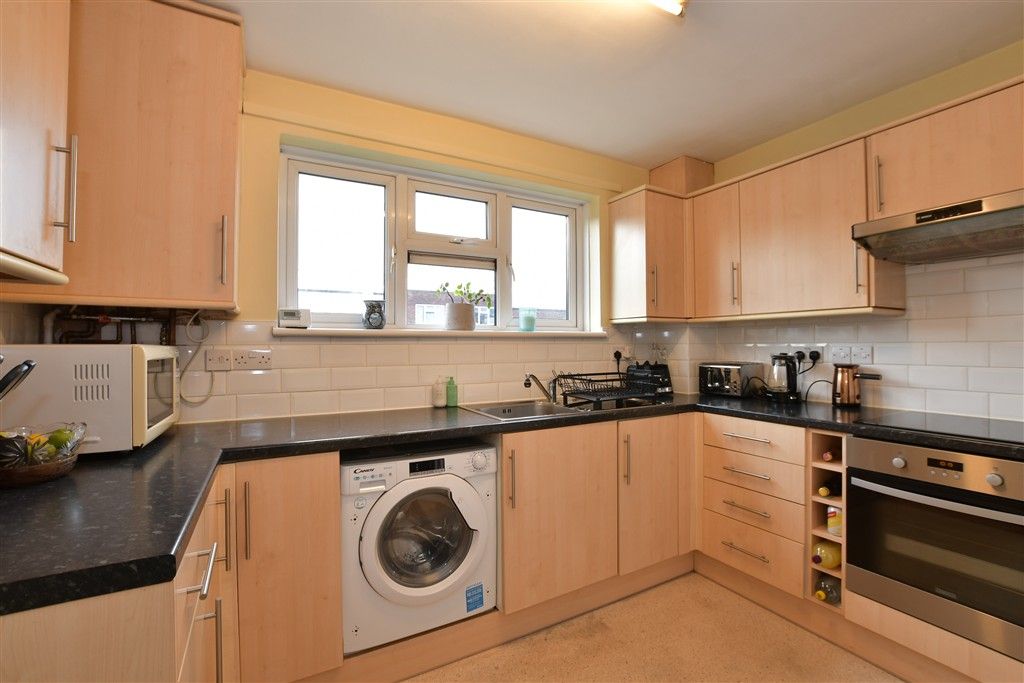 Property photo 2 of 16 Kitchen