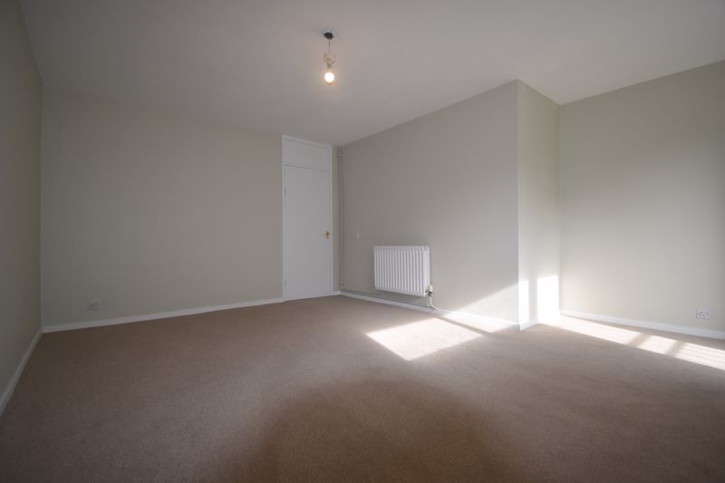 Property photo 3 of 9 Photo 8