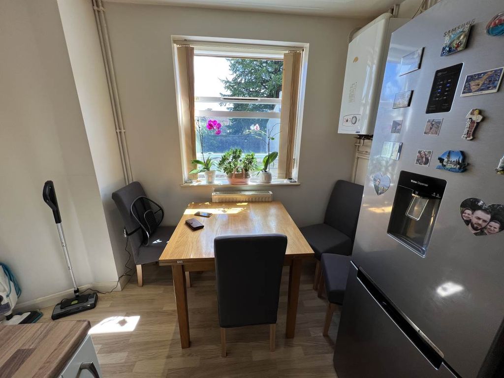 Property photo 3 of 6 Dining Area