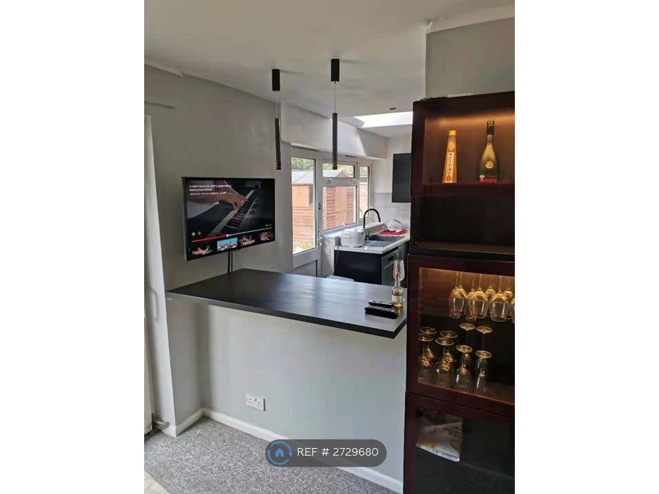 Property photo 3 of 7 Bar