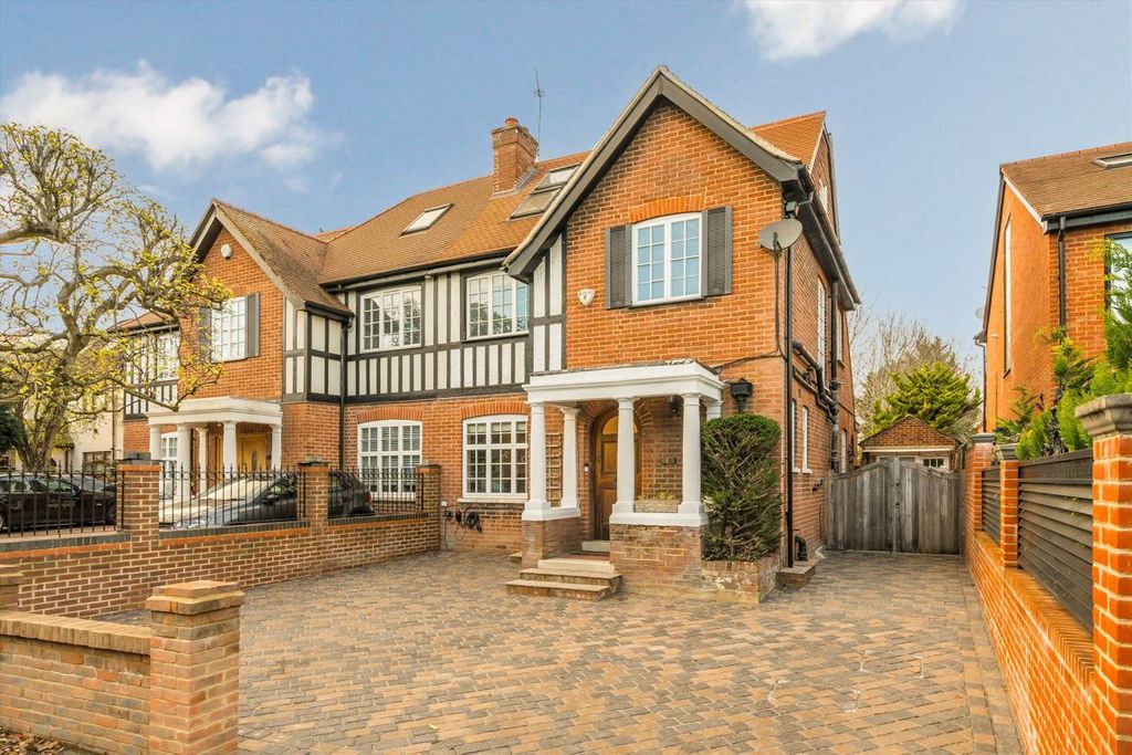 Property photo 1 of 11