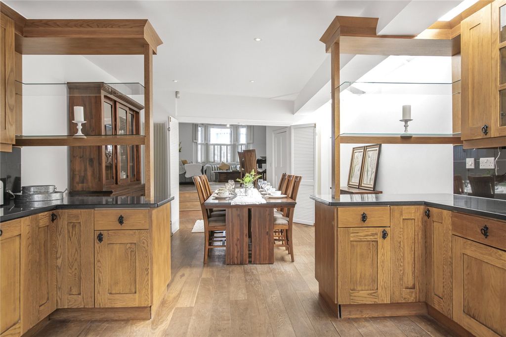 Property photo 3 of 32 Picture No. 30