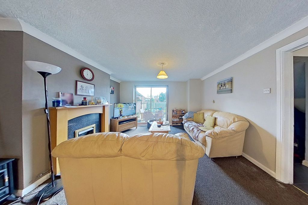 Property photo 2 of 29