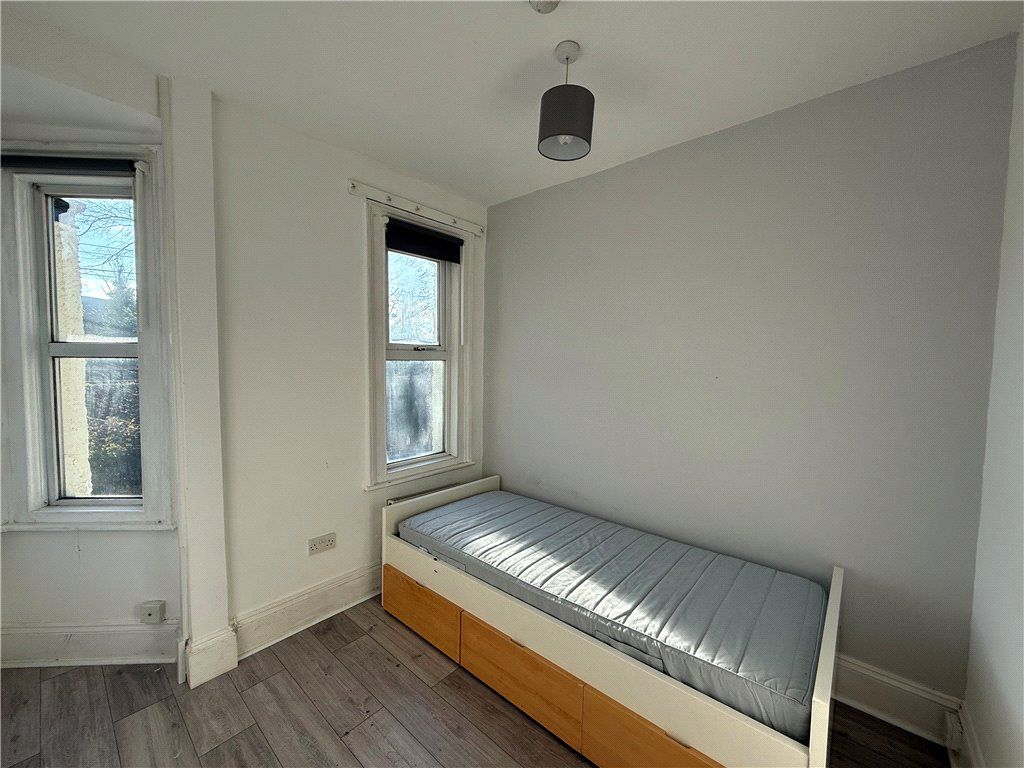 Property photo 1 of 5 Bedroom
