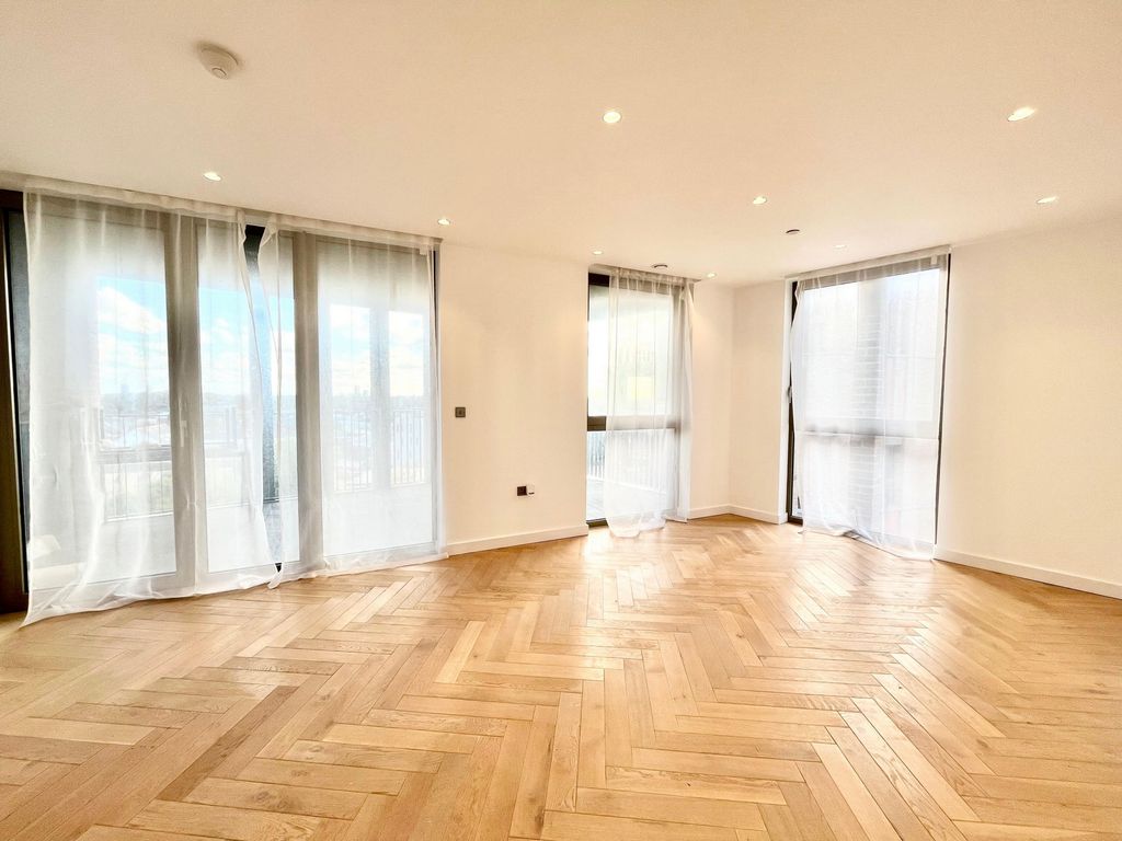 Property photo 3 of 14 Photo 8