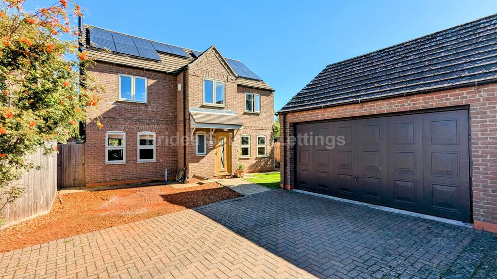 Property photo 1 of 32