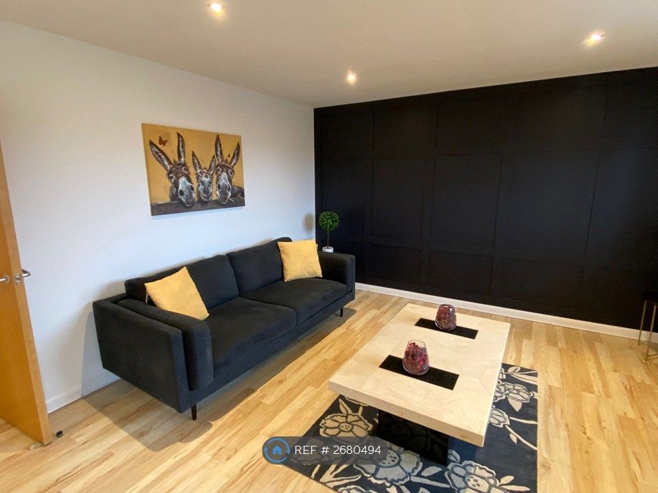 Property photo 1 of 26 Living / Dining Room