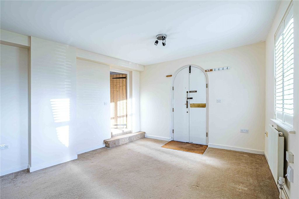 Property photo 2 of 6 Picture No. 15