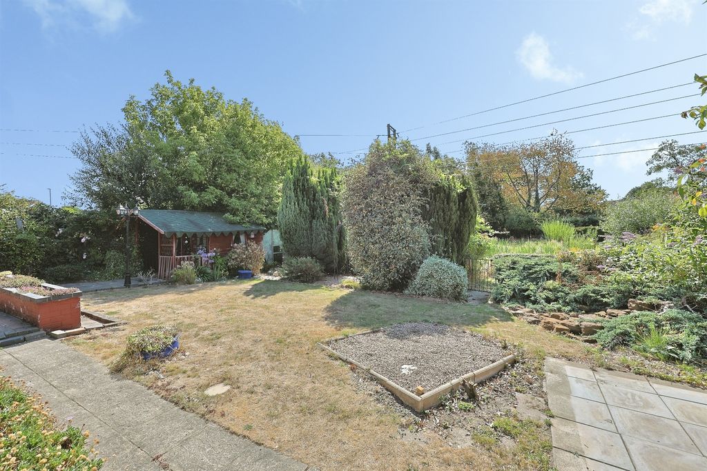 Property photo 3 of 17