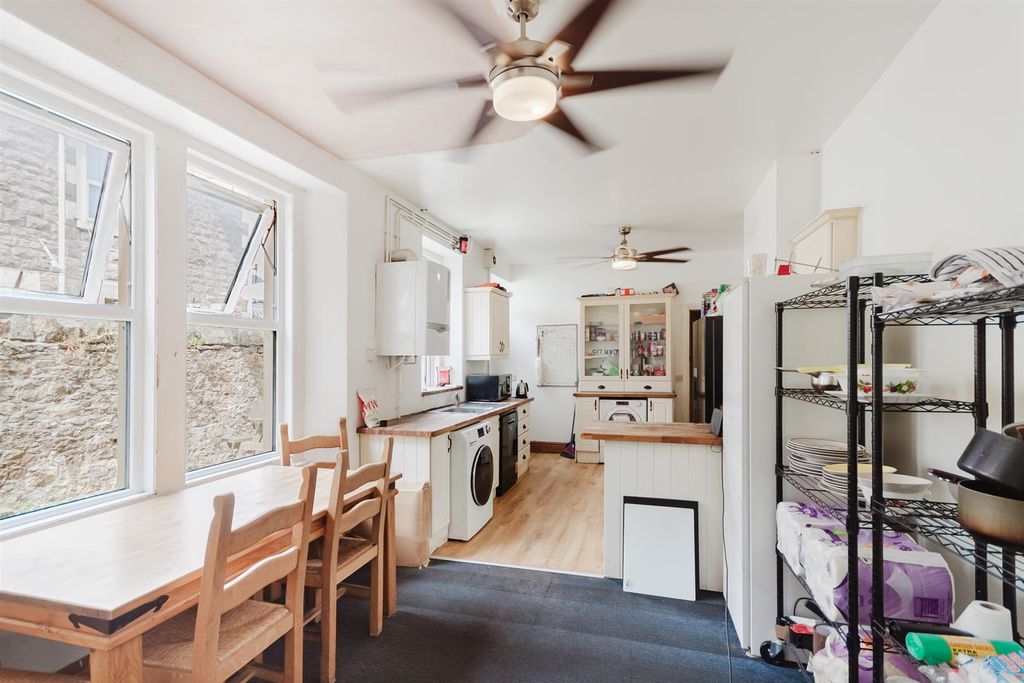 Property photo 2 of 22 Kitchen/Diner