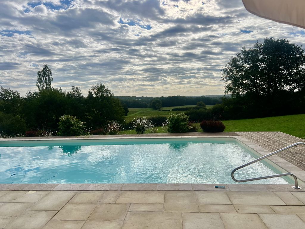 Property photo 3 of 23