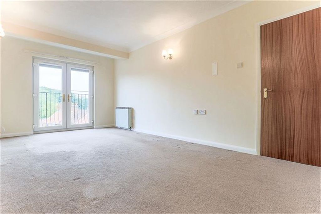 Property photo 1 of 15 (Main)