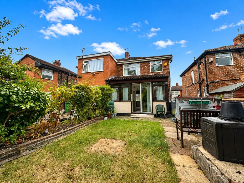 Property photo 2 of 16 Picture No. 21