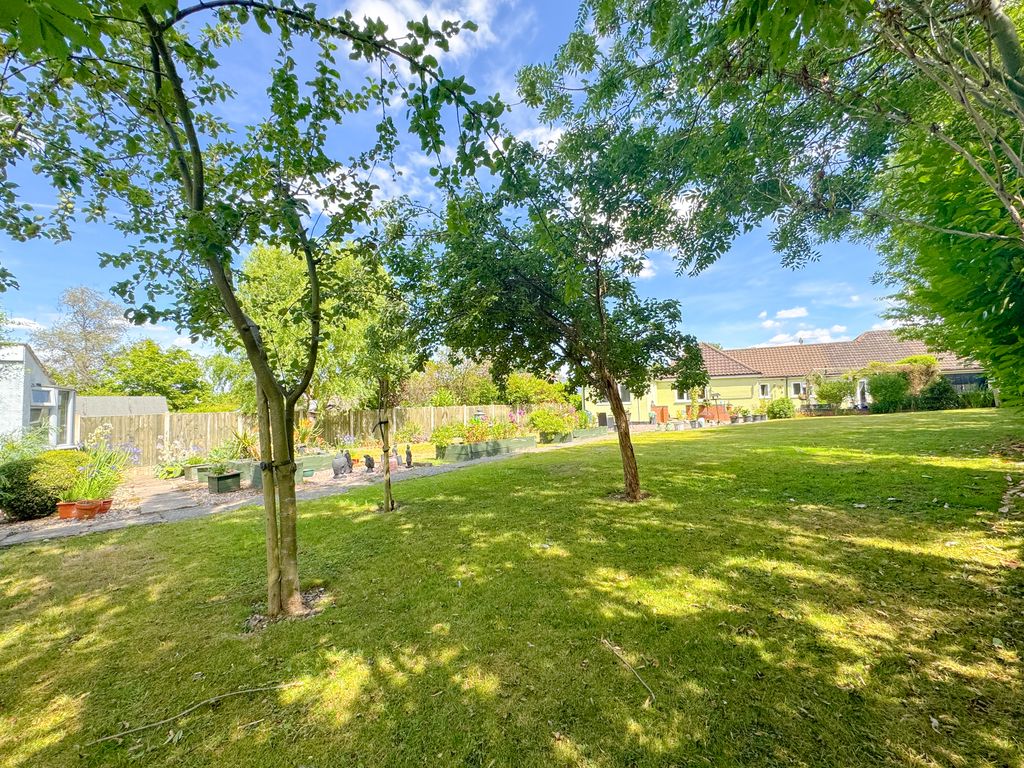 Property photo 2 of 42