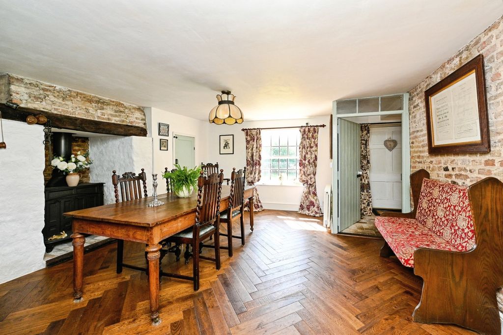 Property photo 3 of 37 Pbox-Img.Jpg