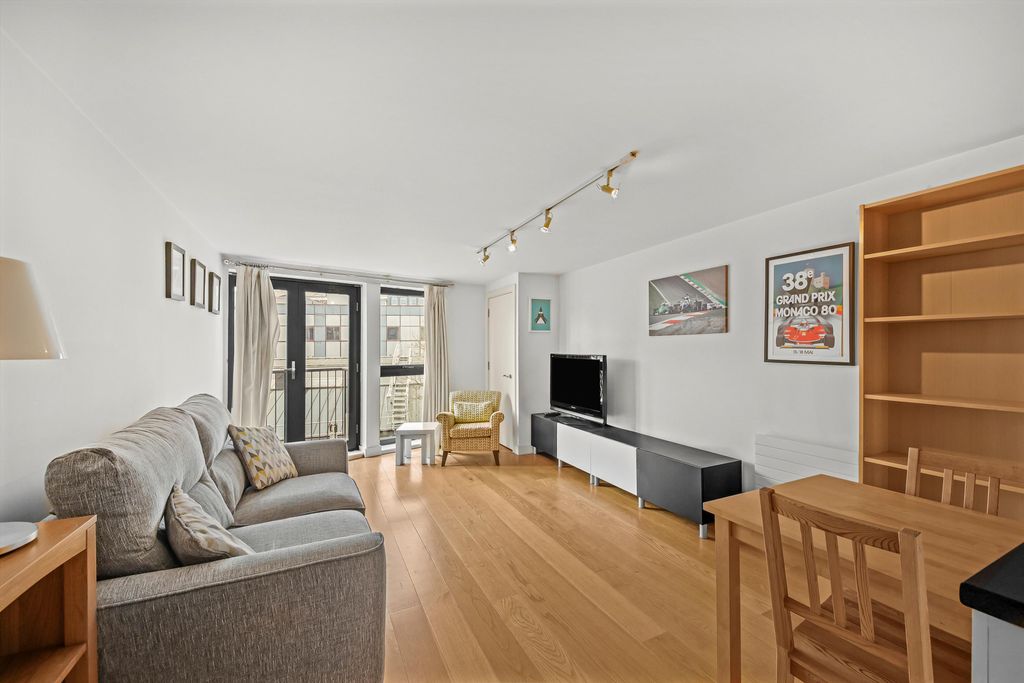 Property photo 3 of 7 Image