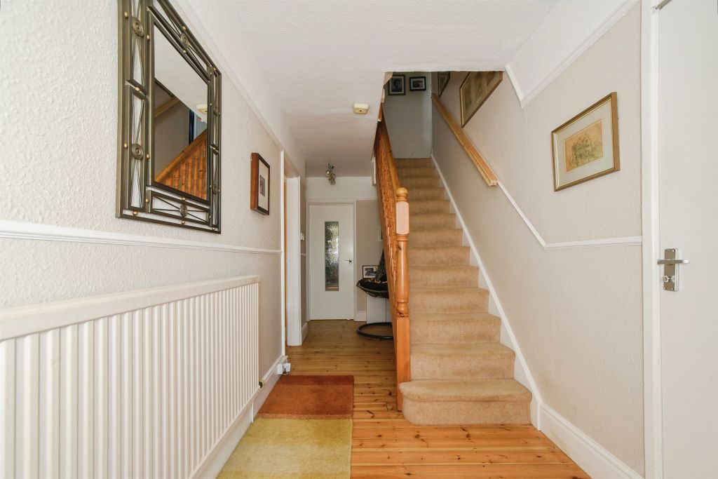 Property photo 3 of 34