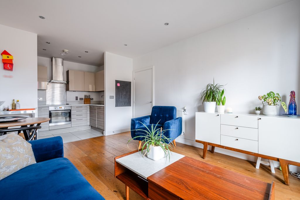 Property photo 3 of 11 3