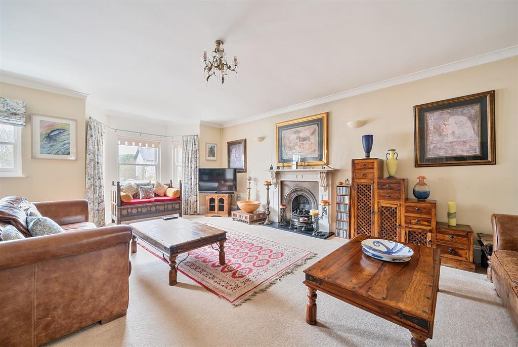 Property photo 2 of 28 Sitting Room
