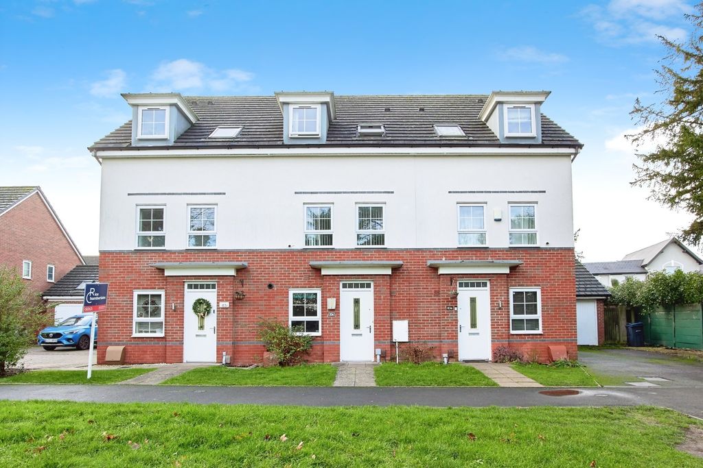 Property photo 1 of 21 Front