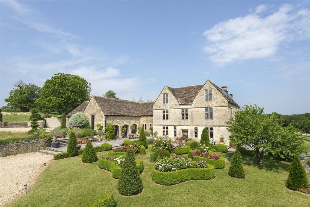 Property photo 2 of 35 Lodge Farm