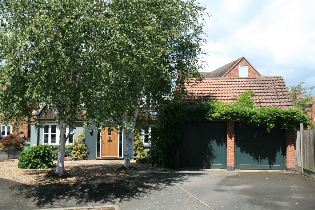 Property photo 2 of 21