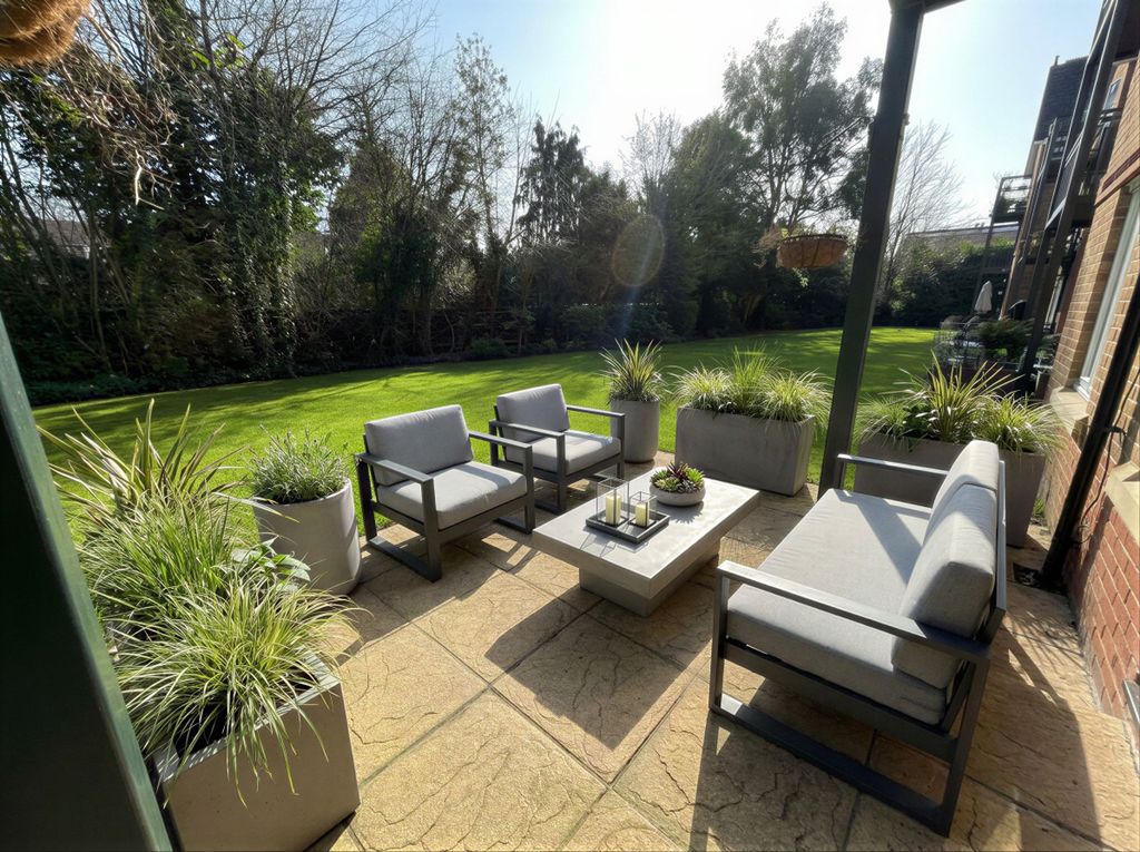 Property photo 3 of 8