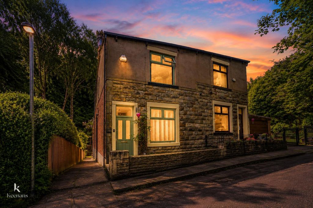 Property photo 1 of 31