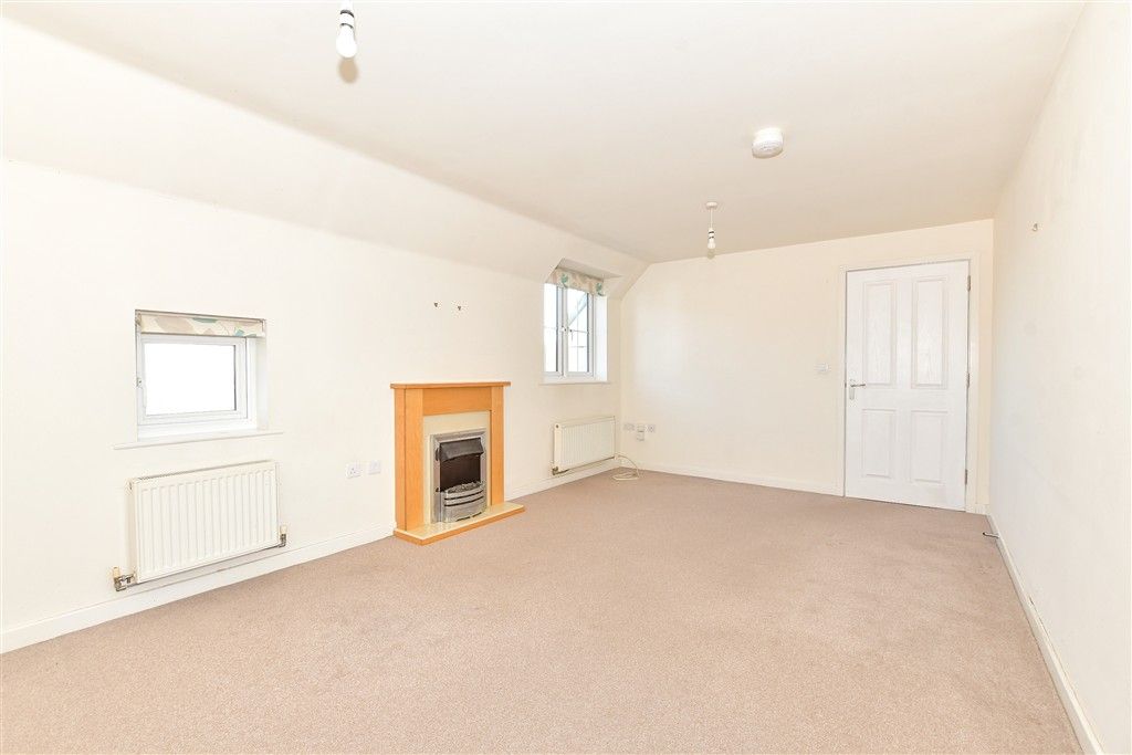 Property photo 2 of 6 Lounge