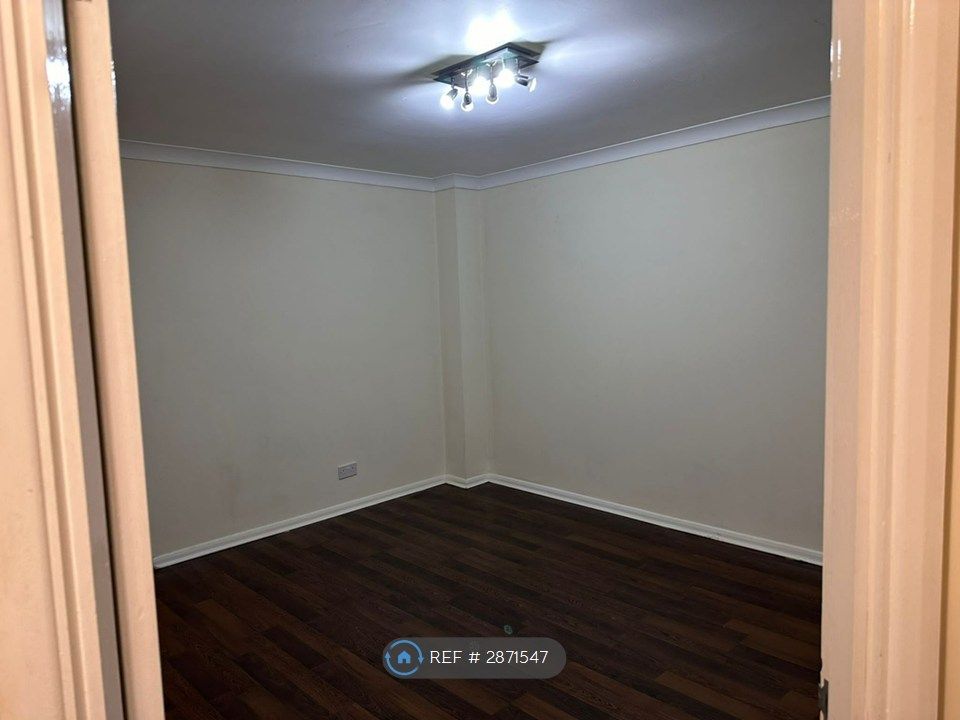 Property photo 3 of 12 Bedroom