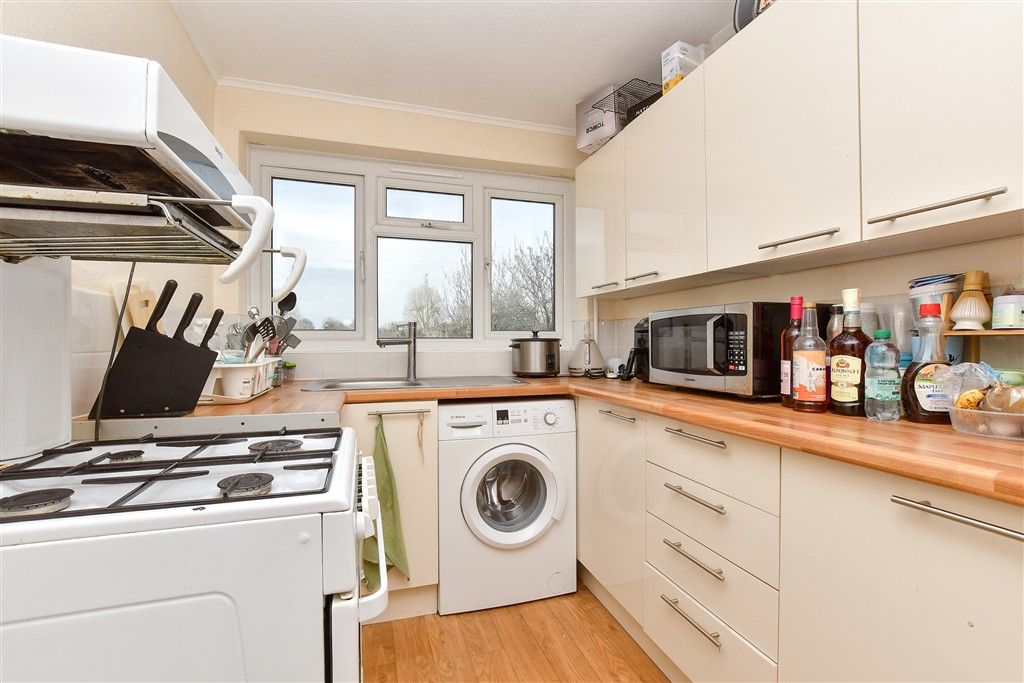 Property photo 2 of 14 Kitchen