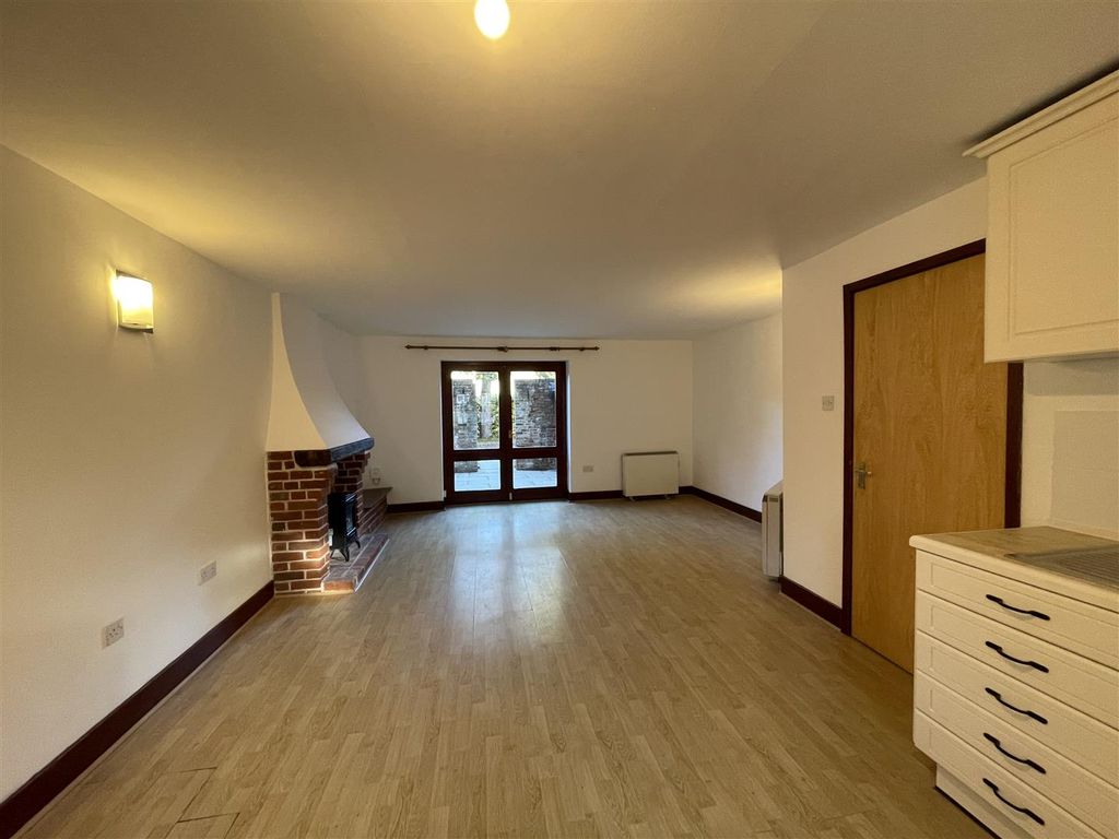Property photo 3 of 24 Lr 1.Jpg